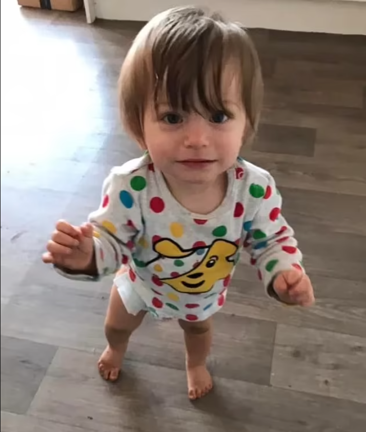 2-летний малыш умер от голода возле отца, который получил сердечный приступ